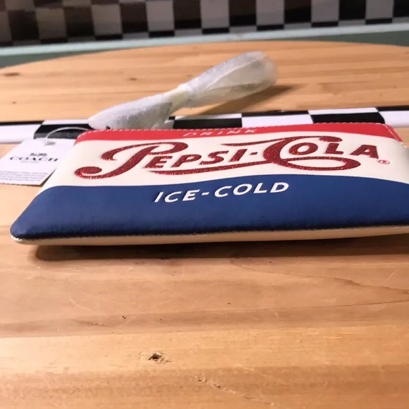 Coach x Pepsi Collab Retro Vintage Glittering Pepsi Cola Zipper Wristlet Pouch - Picture 5 of 16